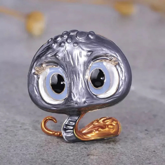 VQ Snake Brooch - Picture 1 of 1